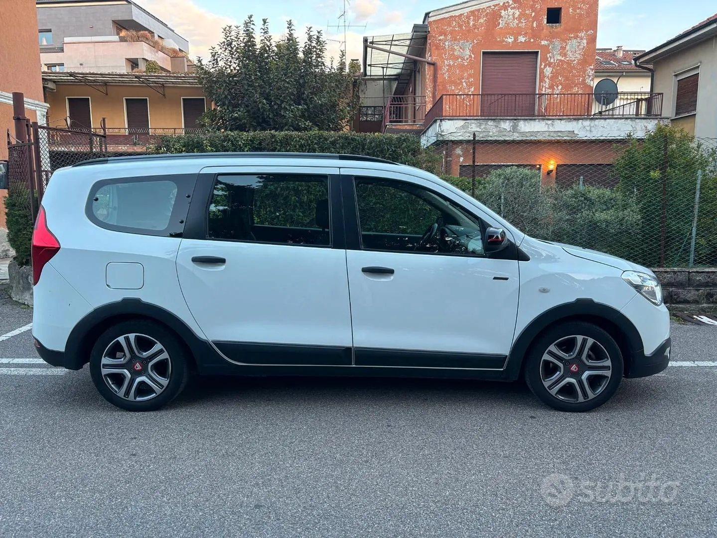 Dacia Lodgy 2019 photo 2