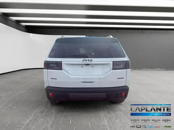 Jeep Cherokee 2026 photo 3
