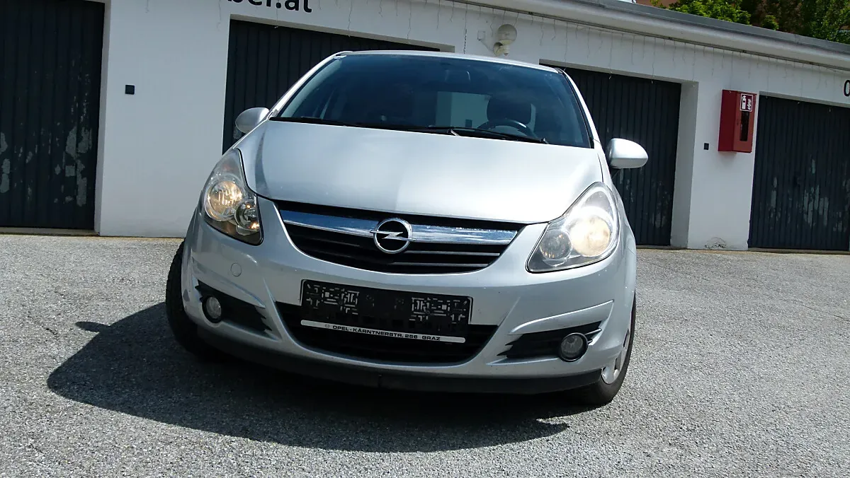 Opel Corsa 2010 photo 3