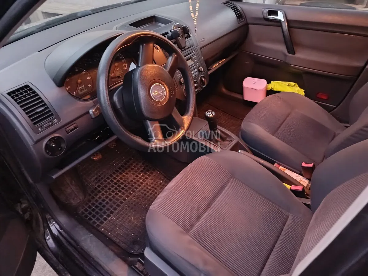Volkswagen Polo 2005 photo 5