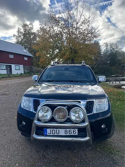 Nissan Navara 2012 photo 5