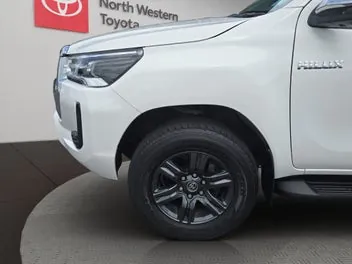 Toyota Hilux 2023 photo 5