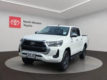 Toyota Hilux 2023 photo 4