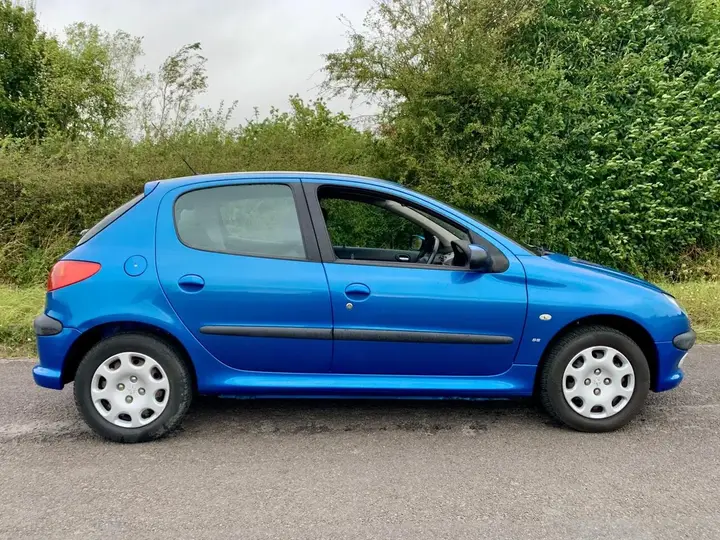 Peugeot 206 2005 photo 2