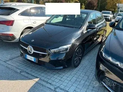 Mercedes-Benz B 180D