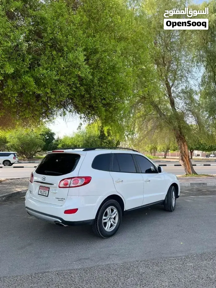 Hyundai Santa Fe 2012 photo 3