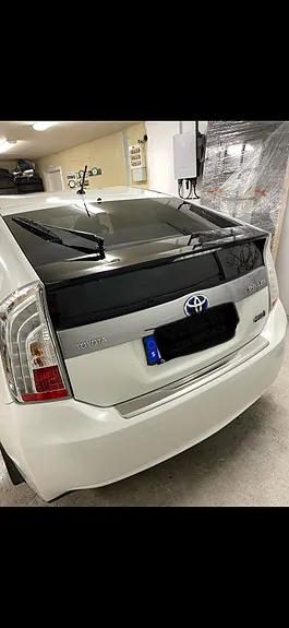Toyota Prius Plug-In Hybrid 2012 photo 3