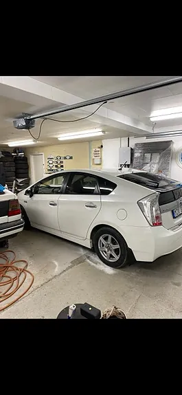 Toyota Prius Plug-In Hybrid 2012 photo 4