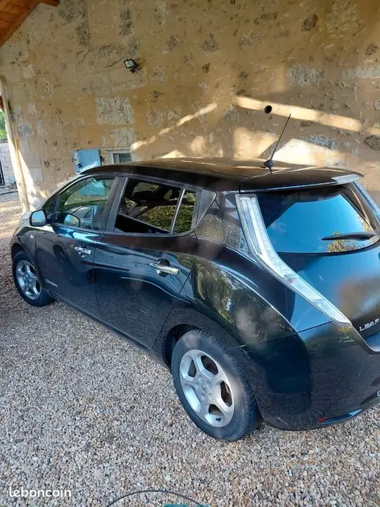 Nissan Leaf 2016 photo 2