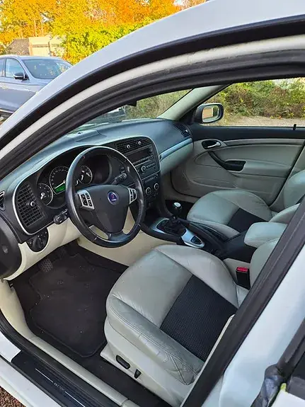 Saab 9-3 2010 photo 4