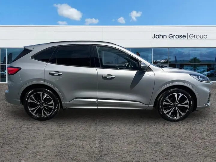 Ford Kuga 2023 photo 2