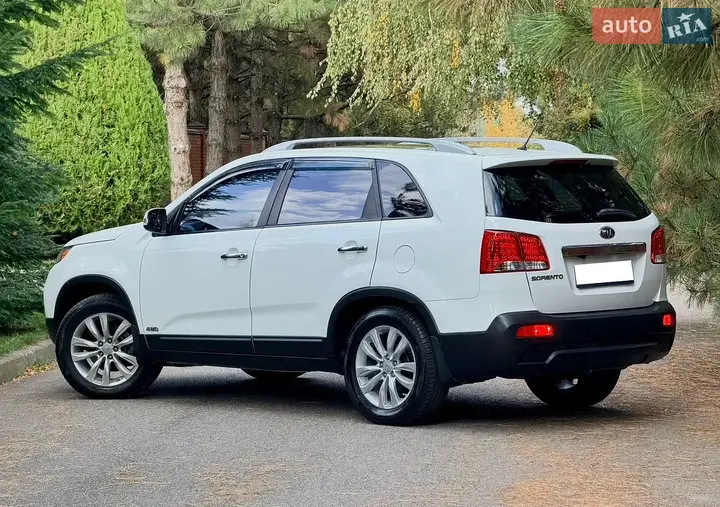 Kia Sorento 2011 photo 2