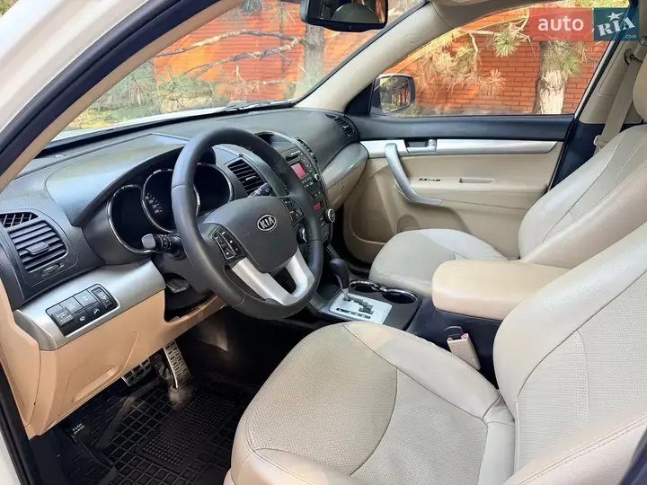 Kia Sorento 2011 photo 5