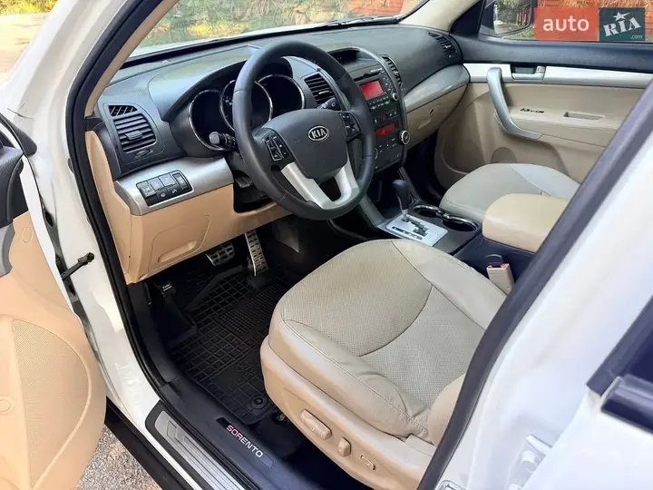 Kia Sorento 2011 photo 4