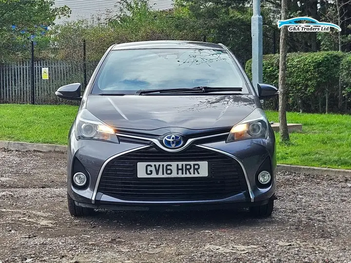 Toyota Yaris 2016 photo 2