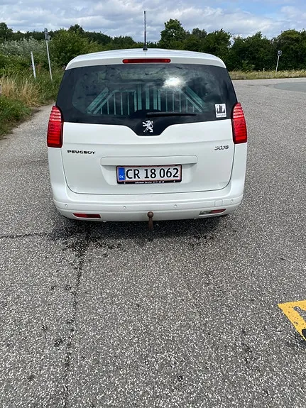 Peugeot 5008 2012 photo 4