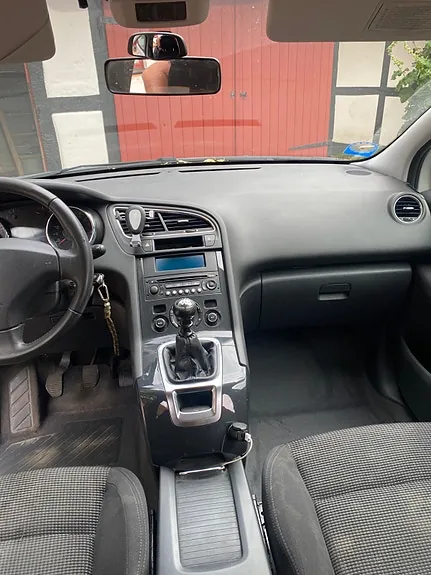 Peugeot 5008 2012 photo 5