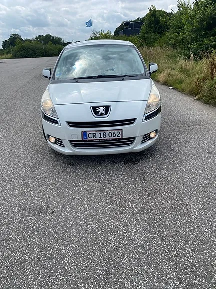 Peugeot 5008 2012 photo 3