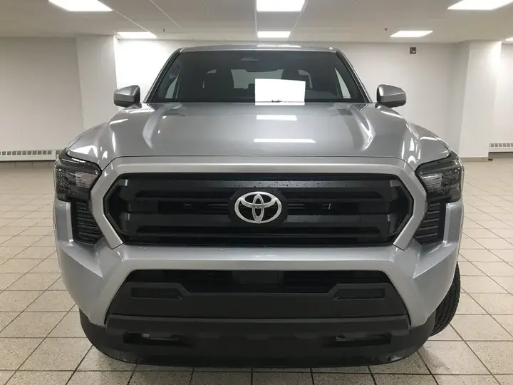 Toyota Tacoma 2026 photo 2