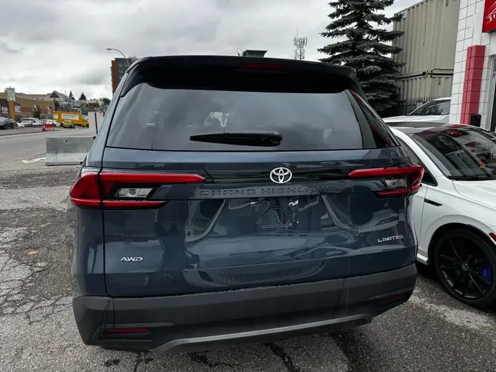 Toyota Grand Highlander 2024 photo 4