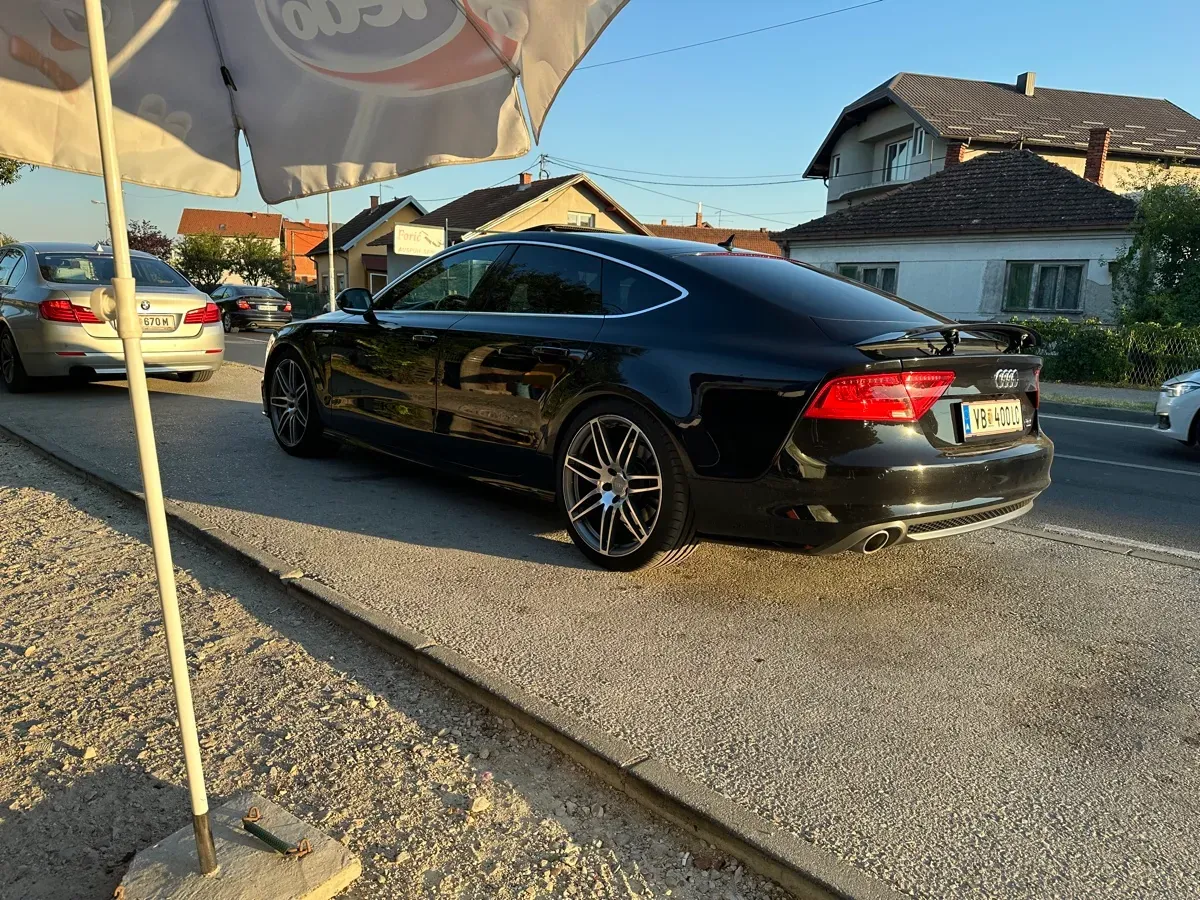 Audi A7 2011 photo 3