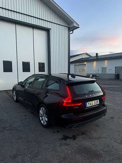 Volvo V60 2019 photo 2
