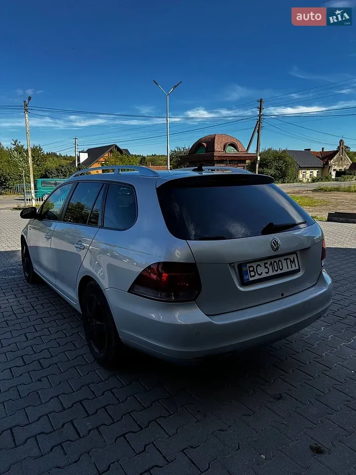 Volkswagen Golf 2012 photo 2