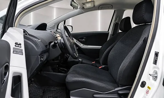 Toyota Yaris 2010 photo 5