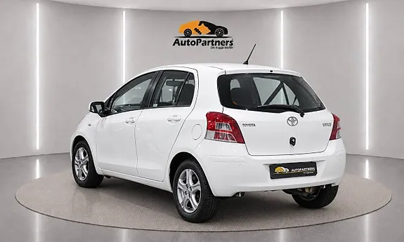 Toyota Yaris 2010 photo 4