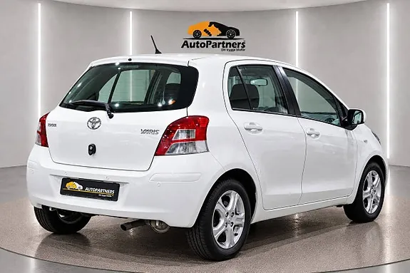 Toyota Yaris 2010 photo 3