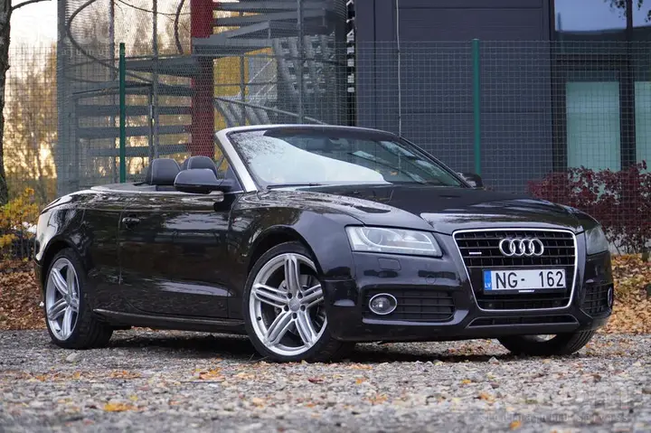 Audi A5 2011 photo 2