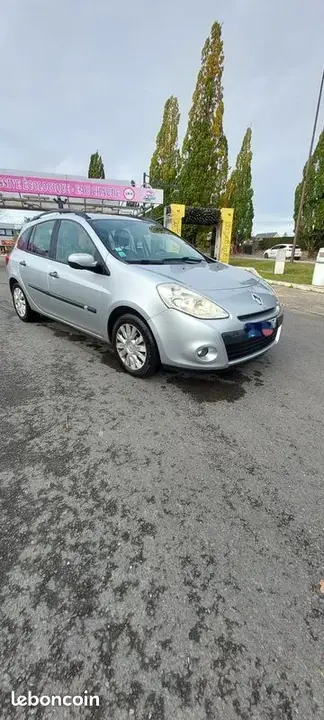 Renault Clio 2010 photo 4