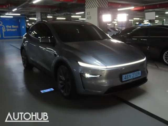 Tesla Model Y 2026 photo 2