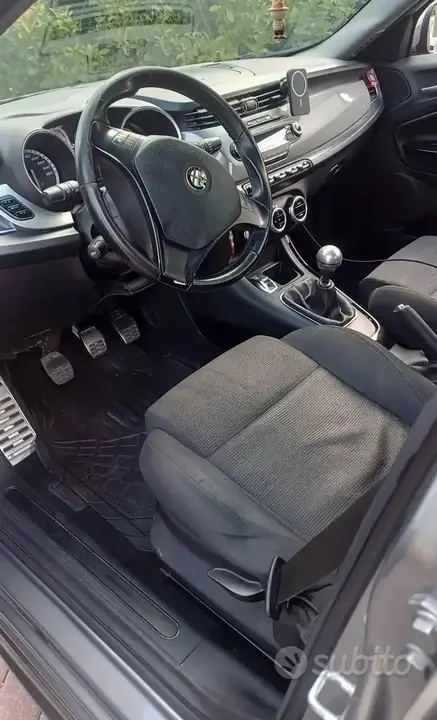 Alfa Romeo Giulietta 2013 photo 4