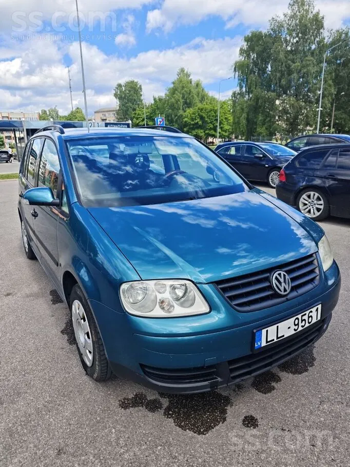 Volkswagen Touran 2004 photo 2