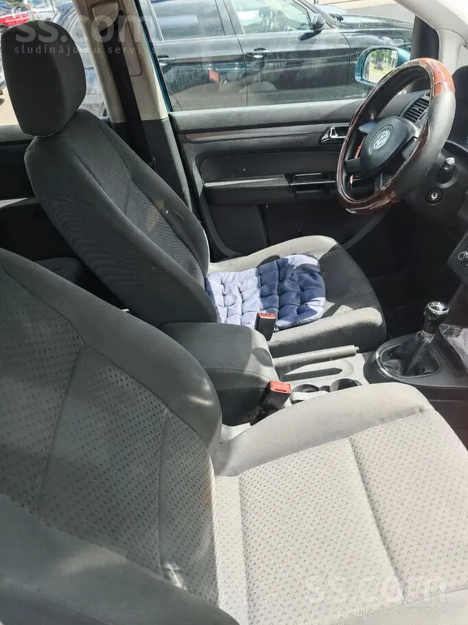 Volkswagen Touran 2004 photo 5