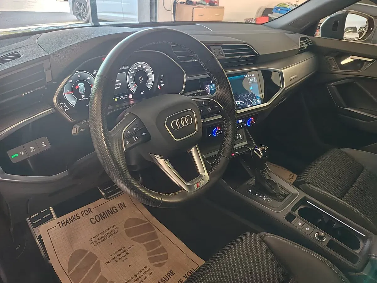 Audi Q3 2022 photo 3