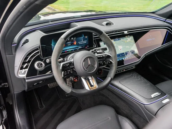 Mercedes-Benz E-Class 2024 photo 3