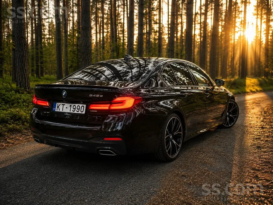 BMW 545E 2022 photo 4