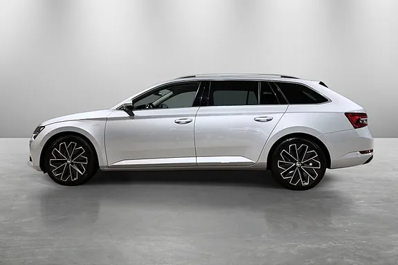 Skoda Superb 2021 photo 4