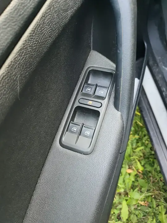 Skoda Yeti 2011 photo 3