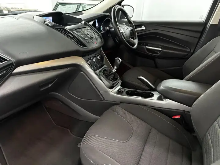 Ford Kuga 2016 photo 4