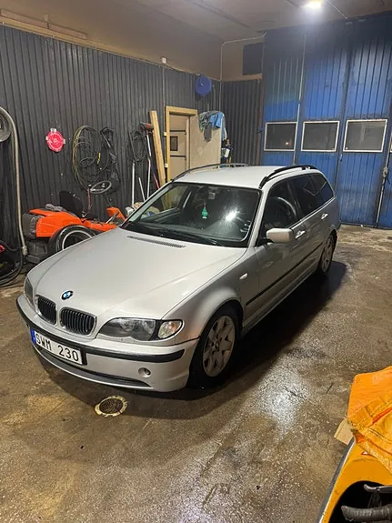 BMW 320I