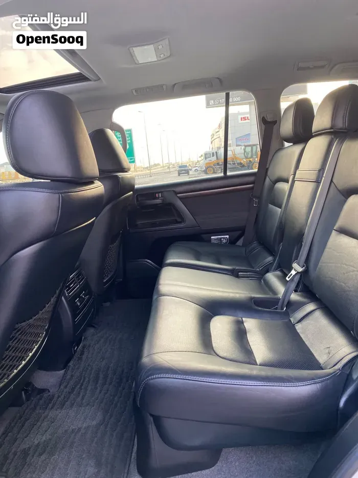 Toyota Land Cruiser 2016 photo 3