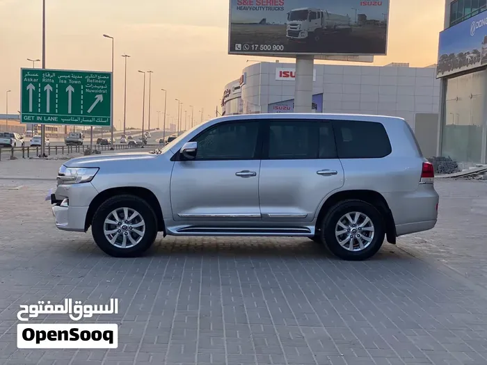 Toyota Land Cruiser 2016 photo 2