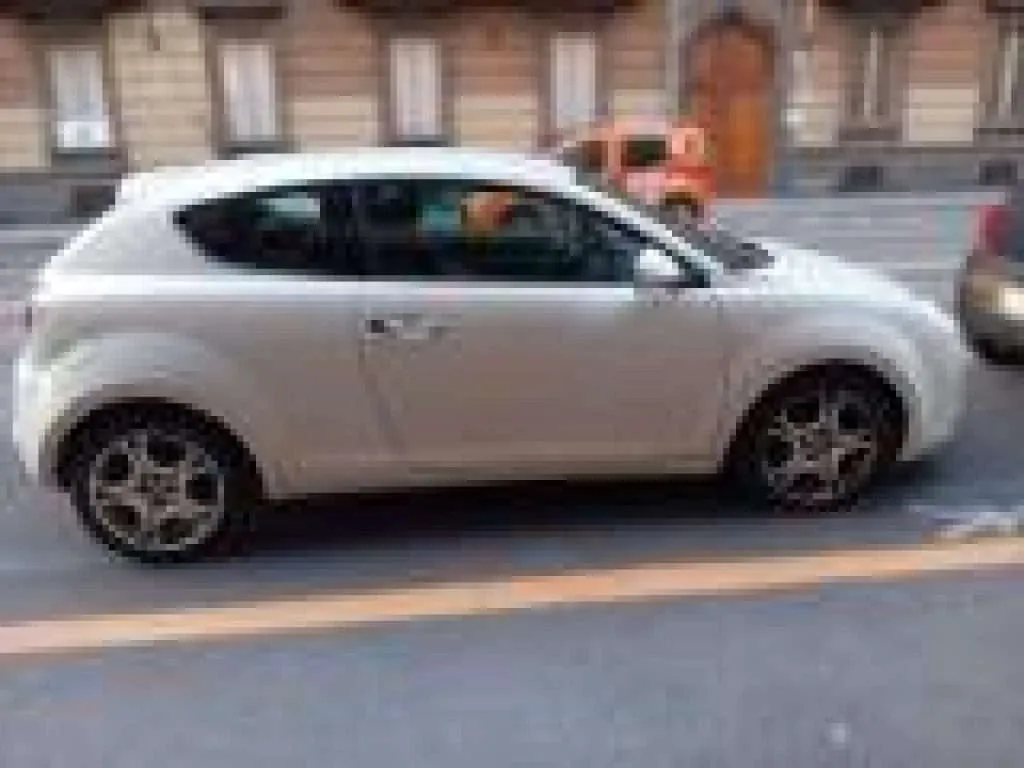 Alfa Romeo Mito 2011 photo 4