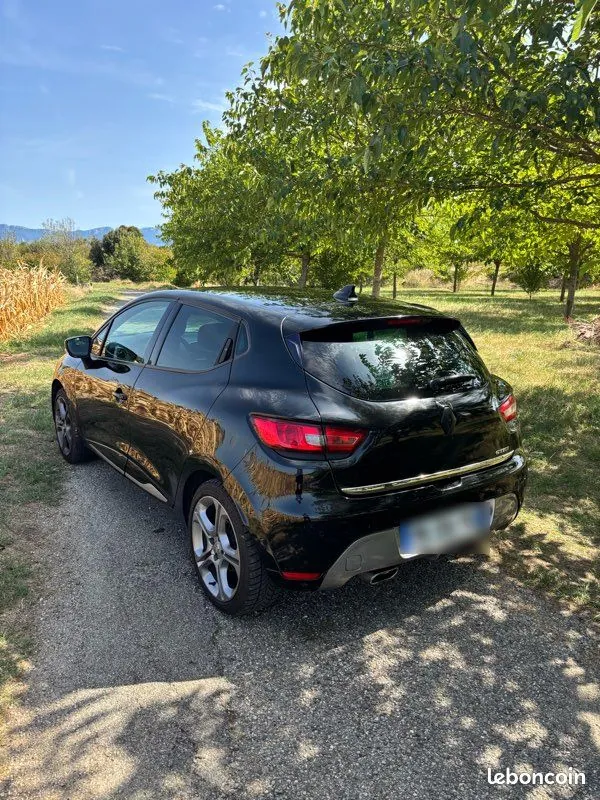 Renault Clio 2015 photo 2