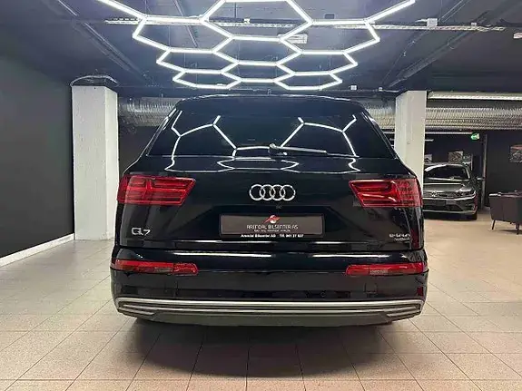 Audi Q7 2017 photo 5