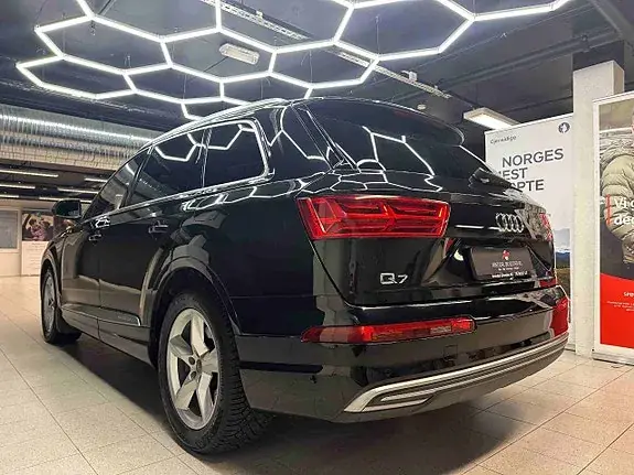 Audi Q7 2017 photo 4