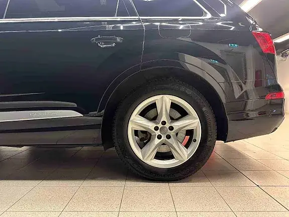 Audi Q7 2017 photo 3